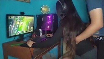 Gabr Reina'S Steamy Encounter With Her Brother During League Of Legends Gameplay