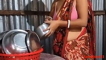 Indiai Feleség Szexel A Vidéki Konyhában