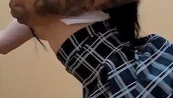 Aku Melakukan Aktivitas Seks Dengan Instrukturku Untuk Meningkatkan Nilaiku.Aku
