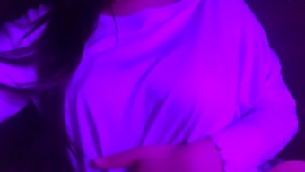 Latina Babe'S Steamy Solo Play In High Definition